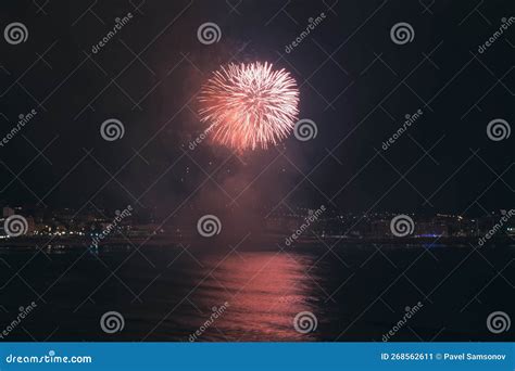 Festival der Freude mit Falco: Ein musikalisches Feuerwerk und eine unvergessliche Nacht!